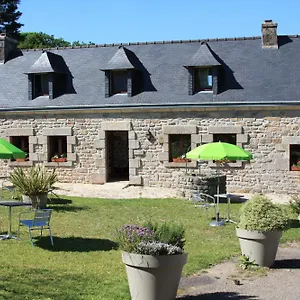  Hébergement de vacances Domaine De Lesvaniel